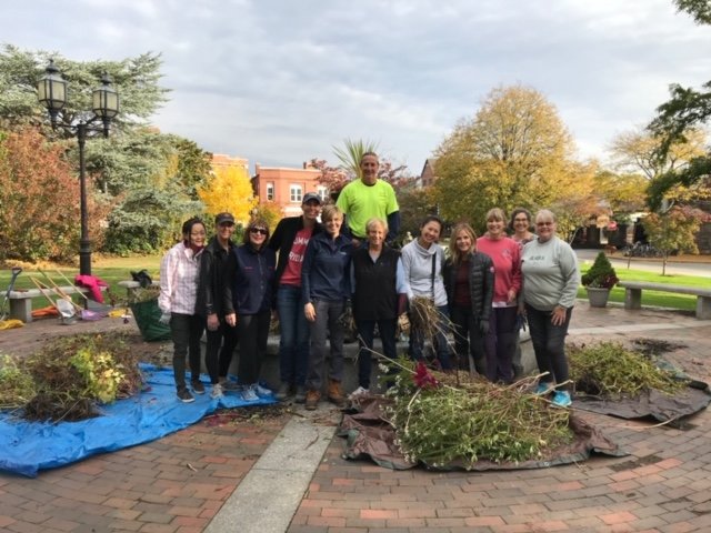 PLANTING BULBS ON THE COMMON